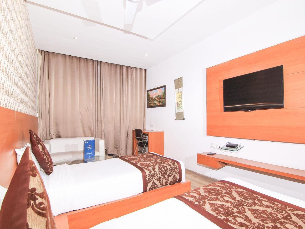 Oyo 3683 De Global Park Hotell Hasanganj Eksteriør bilde