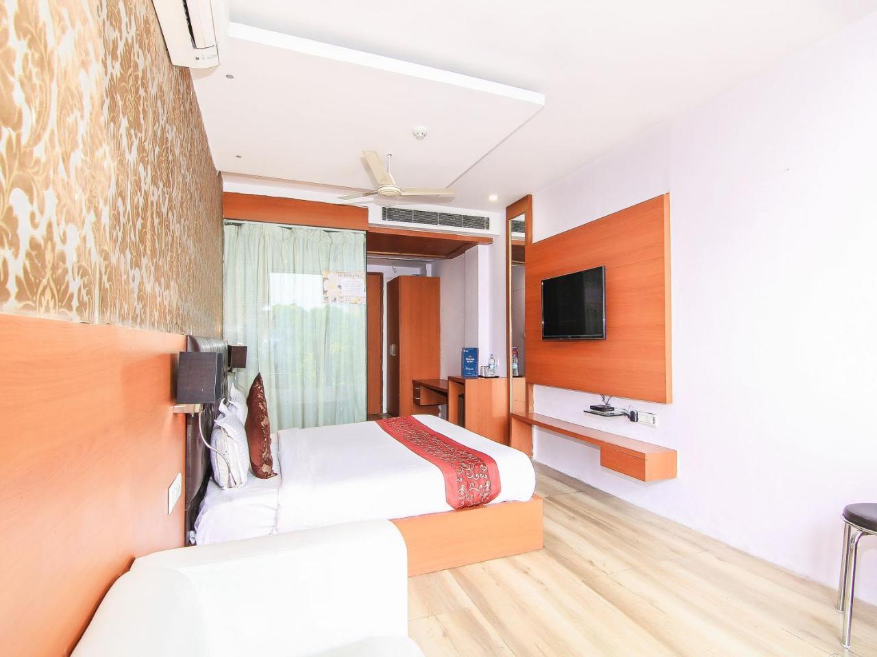 Oyo 3683 De Global Park Hotell Hasanganj Eksteriør bilde