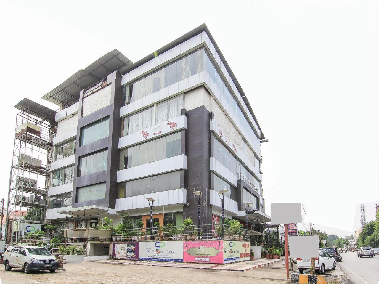 Oyo 3683 De Global Park Hotell Hasanganj Eksteriør bilde