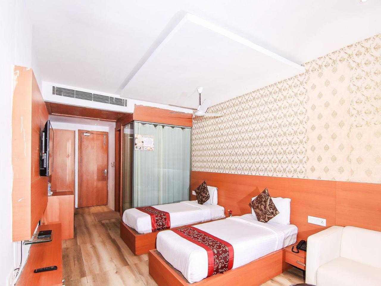 Oyo 3683 De Global Park Hotell Hasanganj Eksteriør bilde