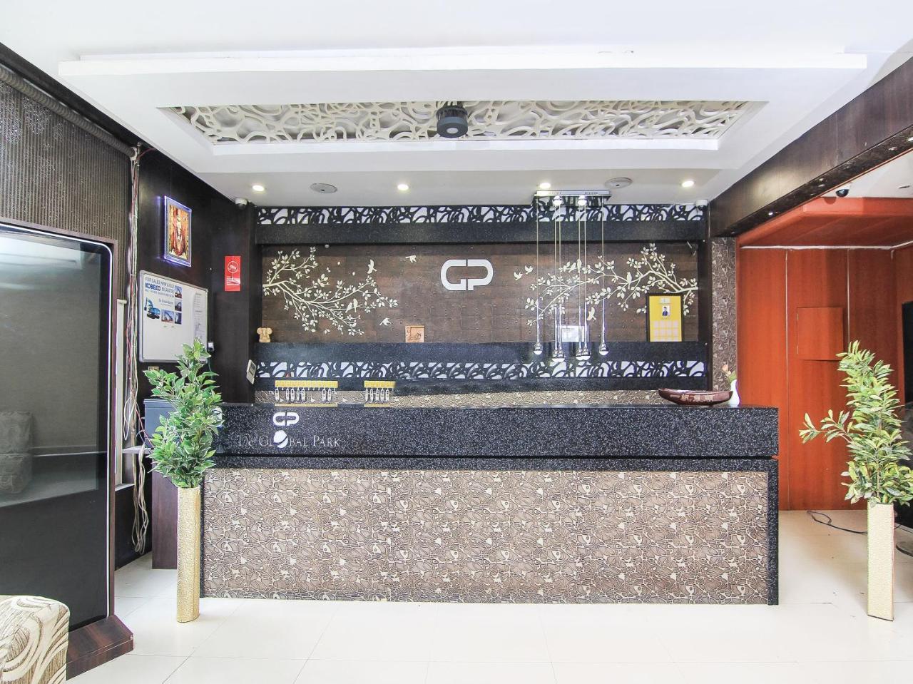Oyo 3683 De Global Park Hotell Hasanganj Eksteriør bilde