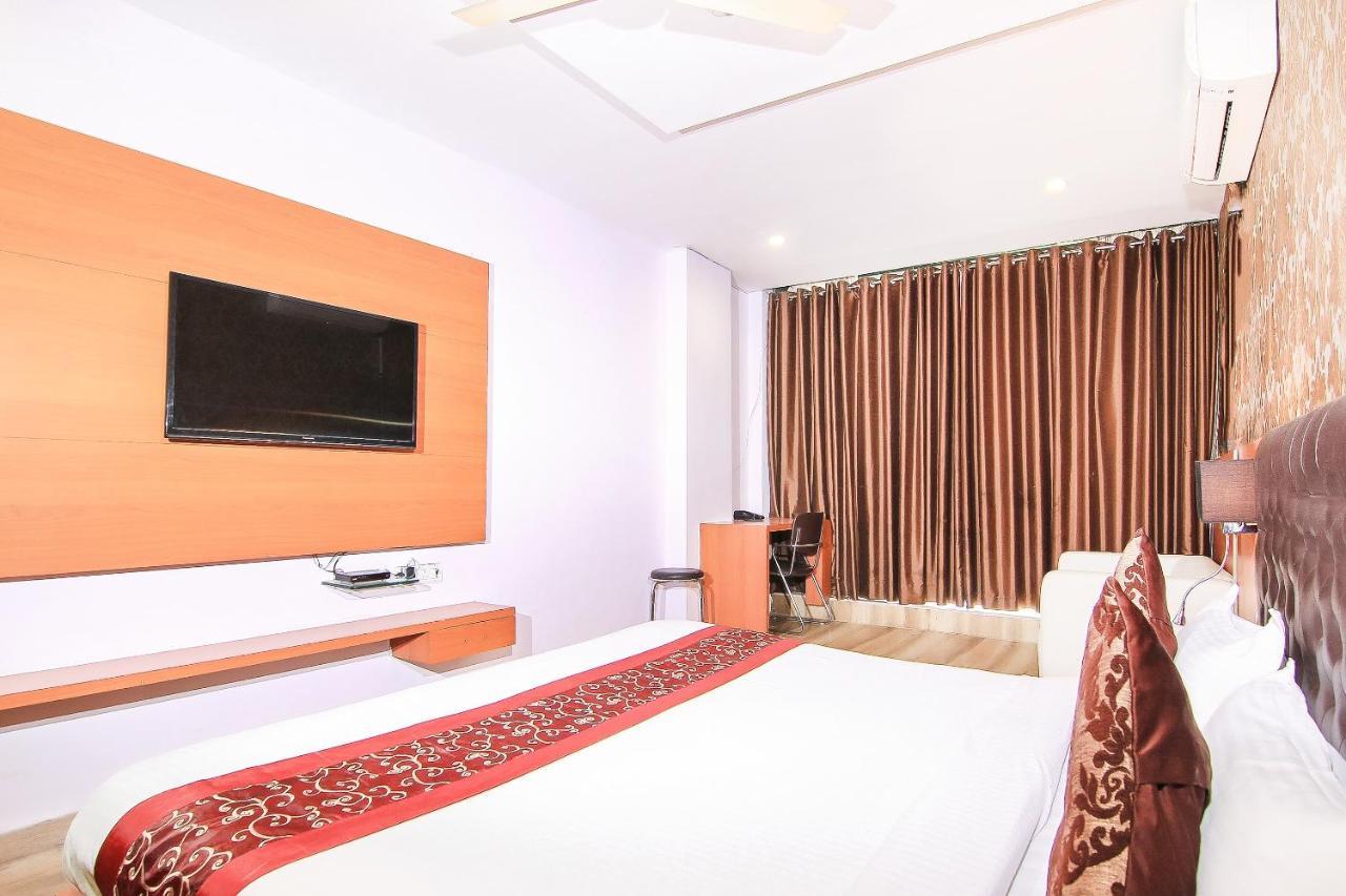 Oyo 3683 De Global Park Hotell Hasanganj Eksteriør bilde
