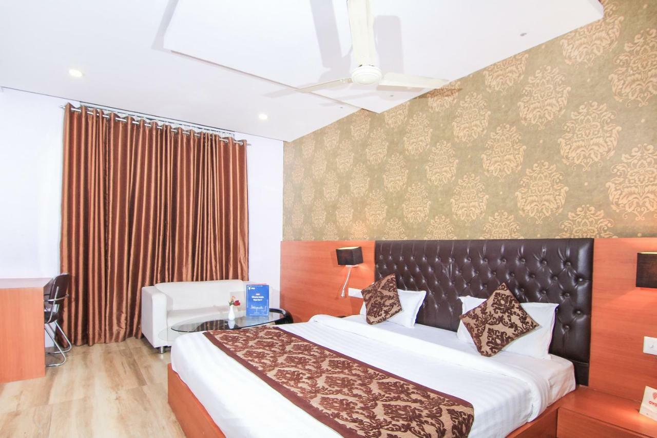 Oyo 3683 De Global Park Hotell Hasanganj Eksteriør bilde
