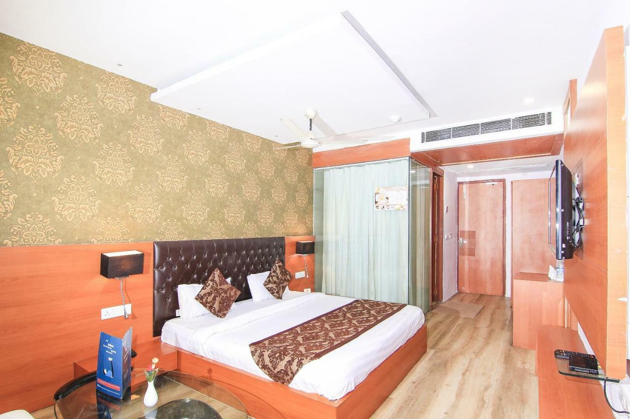 Oyo 3683 De Global Park Hotell Hasanganj Eksteriør bilde