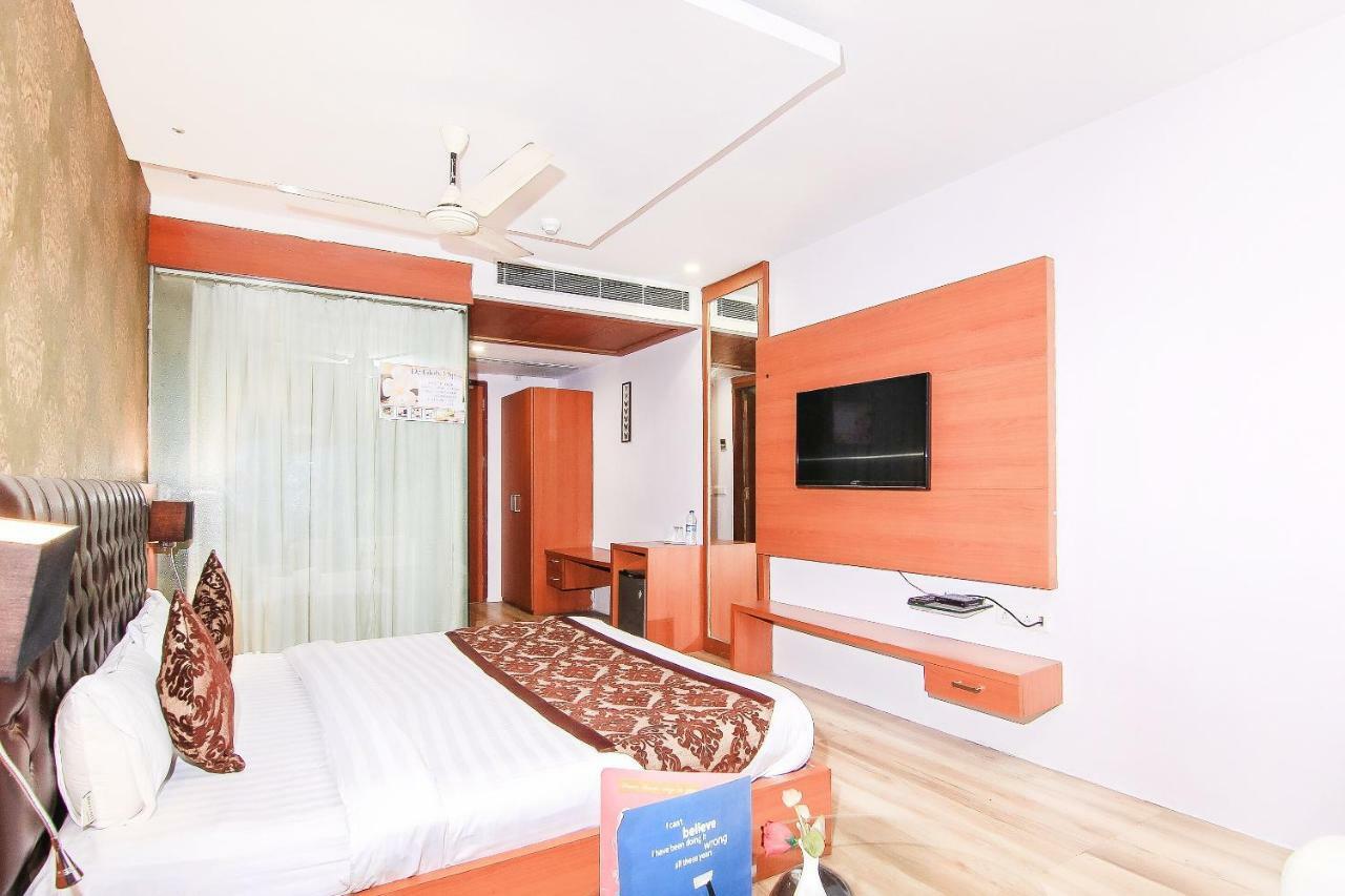 Oyo 3683 De Global Park Hotell Hasanganj Eksteriør bilde