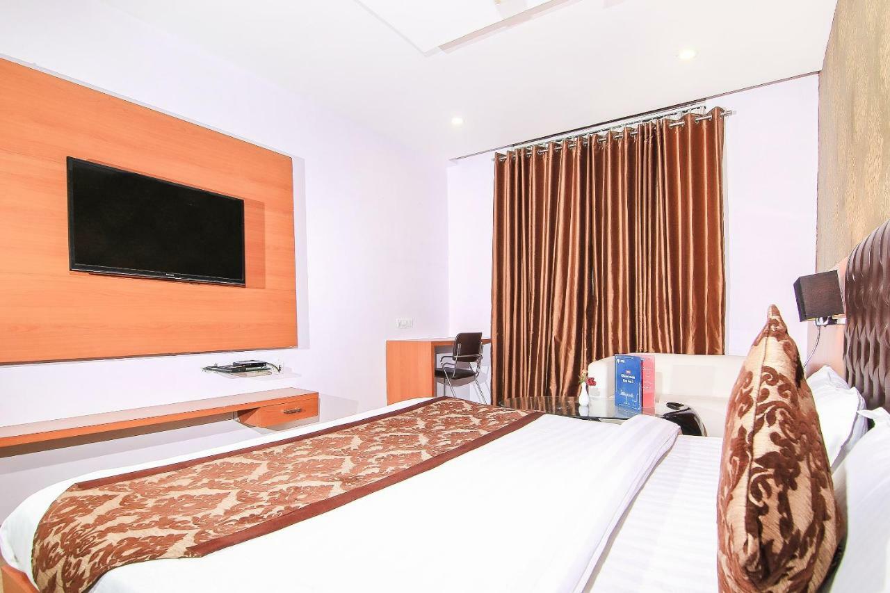 Oyo 3683 De Global Park Hotell Hasanganj Eksteriør bilde